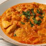 Moreia de cebolada com cebola e tomate.